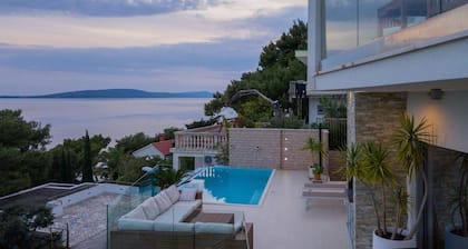 ctdv288-villa de luxe avec piscine, 8 + 2 personnes, directement en bord de mer