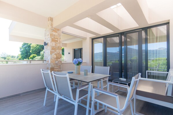 Appartement Supérieur, vue mer (B2) | Balcon