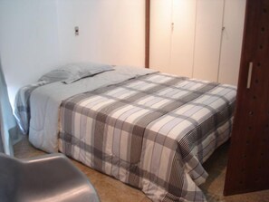 Premium Studio Suite | Blackout drapes, rollaway beds, free WiFi