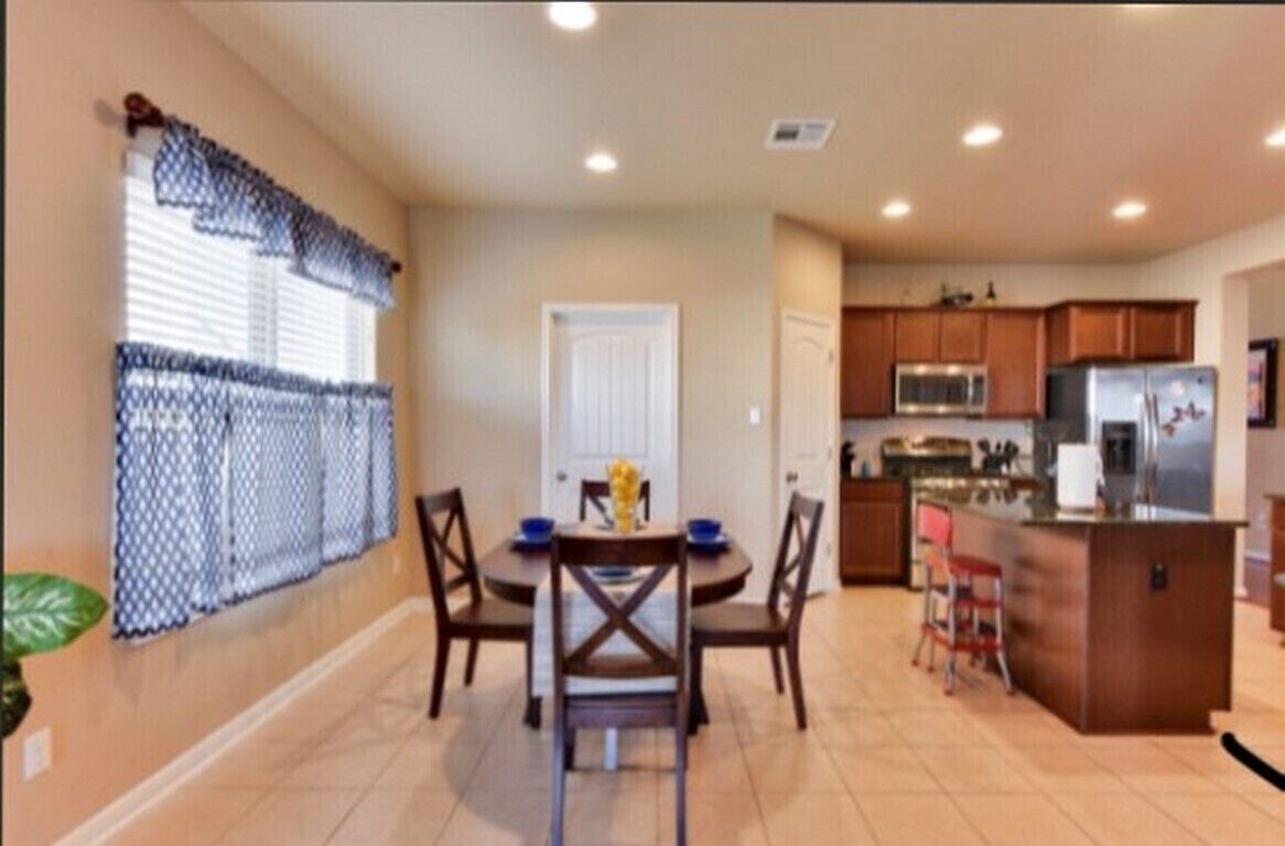 Luxury Property w/ Hotel Accommodations & close to Austin and New Braunfels!