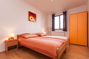 Comfort Apartment, Garden View | In-room safe, desk, blackout curtains, iron/ironing board - Apartments Jasmina (Rovinj)