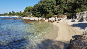 Beach - Apartments Jasmina (Rovinj)
