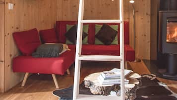 Smart-TV, Kamin, Tischfußball, Bücher