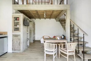 Fridge, stovetop, espresso maker, coffee/tea maker - Pondok Karol (Kerobokan)