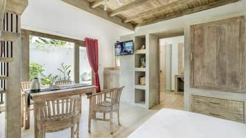 Kühlschrank, Herdplatte, Espressomaschine