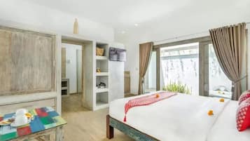 In-room safe, desk, free WiFi, bed sheets