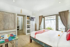 In-room safe, desk, free WiFi, bed sheets - Pondok Karol (Kerobokan)