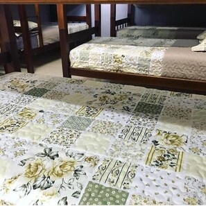 Double Room | Free WiFi, bed sheets - Home Naipi (Foz do Iguaçu)