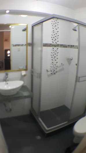 Shower, towels
