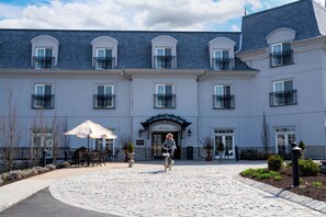 Front of property - Mirbeau Inn & Spa (Rhinebeck)
