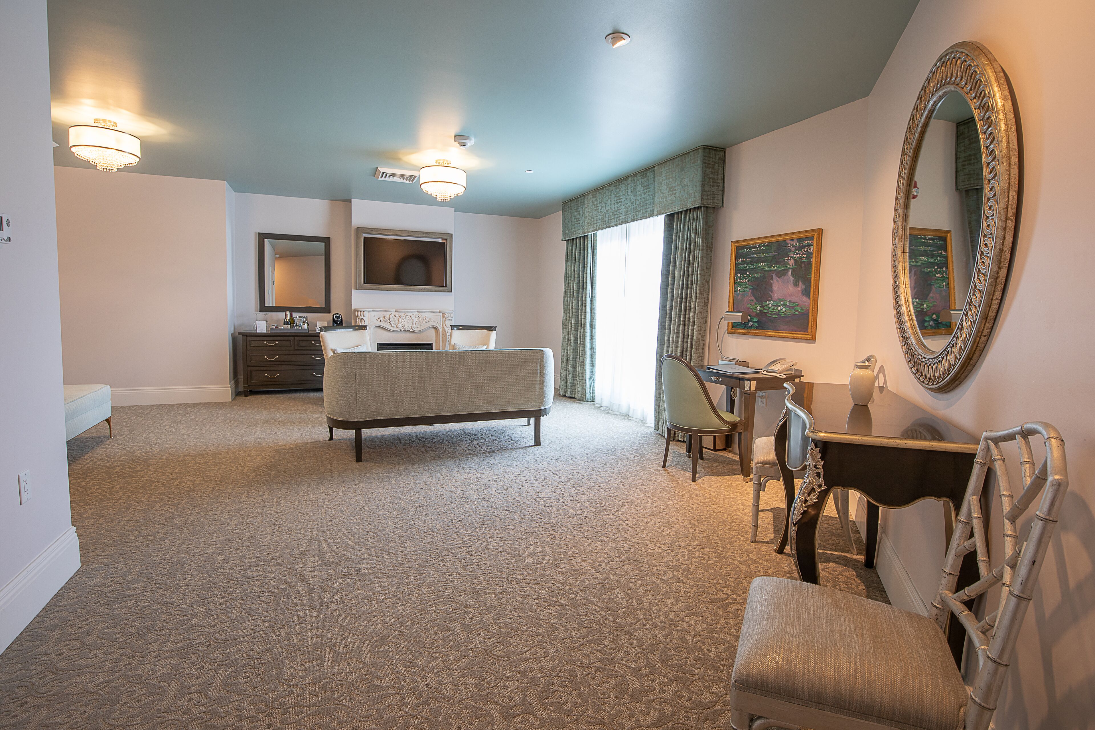 executive suite, 1 king bed (executive suite- one king bed) | living area | flat-screen tv, fireplace