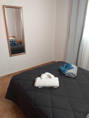 1 Schlafzimmer, BĂŒgeleisen/BĂŒgelbrett, Reisekinderbett, kostenloses WLAN