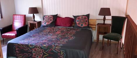 2 bedrooms, bed sheets