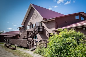 Exterior - Bedrock Motel (Mayo)