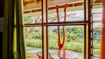 Rumah, 1 Tempat Tidur Double (One-Bedroom House) | Tempat makan outdoor