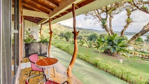 Unclassified image, 5 of 73, button - One-bedroom Suite (Liberia)