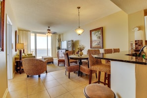 House, Multiple Beds (Apartment) | Private kitchen