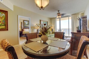 House, Multiple Beds (Apartment) | Private kitchen