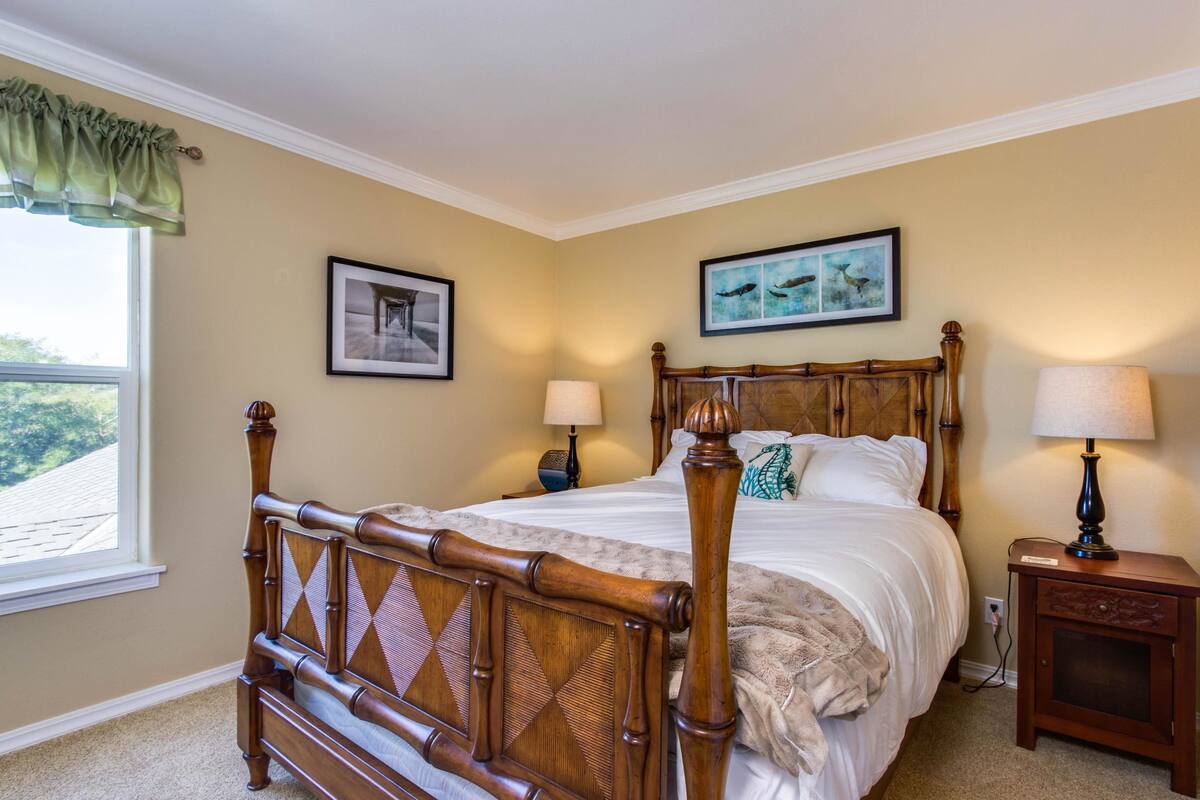 House, Multiple Beds (Two-Bedroom Apartment)