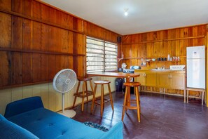 House, Multiple Beds (One-Bedroom Cottage) | Private kitchen
