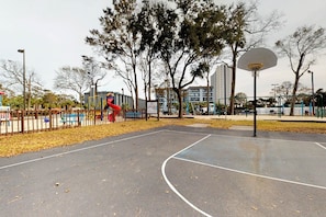 独立别墅, 1 张大床和 1 张沙发床 (One-Bedroom Apartment) | 运动场
