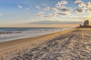 House, 2 Double Beds (Studio Apartment) | Beach - Studio Apartment (North Myrtle Beach)