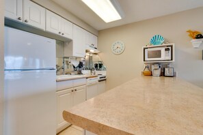 House, 1 Queen Bed with Sofa bed (Apartment) | Private kitchen