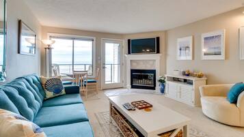 Rumah, 1 Tempat Tidur Queen dengan tempat tidur Sofa (Apartment) | Ruang keluarga