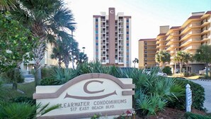 House, 1 Queen Bed with Sofa bed (One-Bedroom Apartment) | Front of property - One-bedroom Apartment (Gulf Shores)