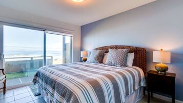 Nhà, nhiều giường (Two-Bedroom Apartment)