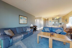 Hus - flera sängar (Two-Bedroom Apartment) | Vardagsrum