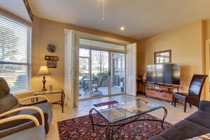 House, Multiple Beds (Three-Bedroom Apartment) | Living area | TV