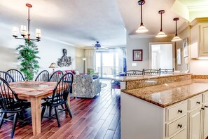 House, Multiple Beds (Apartment)