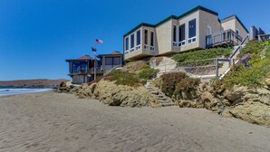 House, Multiple Beds (One-Bedroom Apartment) | Beach | Beach nearby - One-bedroom Apartment (Cayucos)