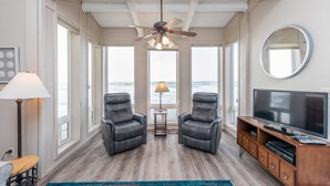 House, Multiple Beds (One-Bedroom Apartment) | Interior - One-bedroom Apartment (Cayucos)