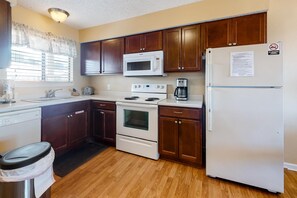 Room - Apartment (Gulf Shores)