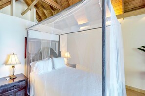 House, 2 Queen Beds (Two-Bedroom House)