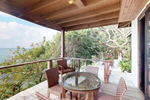 하우스, 킹사이즈침대 1개 (One-Bedroom House) | 발코니