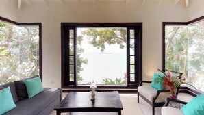Living area - Two-bedroom Apartment (Guanaja)
