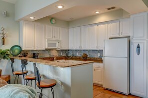 House, 1 King Bed (Two-Bedroom Apartment) | Private kitchen - Two-bedroom Apartment (Dauphin Island)