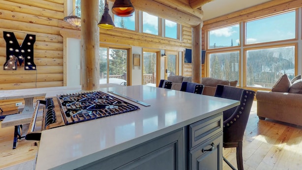 Private kitchen - Three-bedroom Apartment (Frisco)