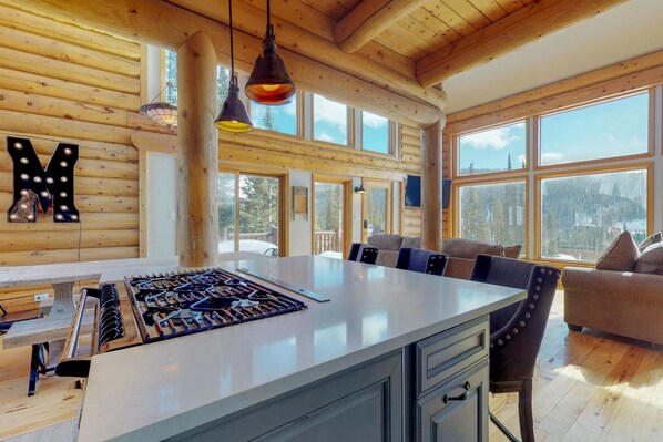 Talo, useita sänkyjä (Three-Bedroom Apartment) | Yksityinen keittiö