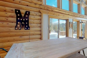 Talo, useita sänkyjä (Three-Bedroom Apartment) | Ruokailu omassa huoneessa