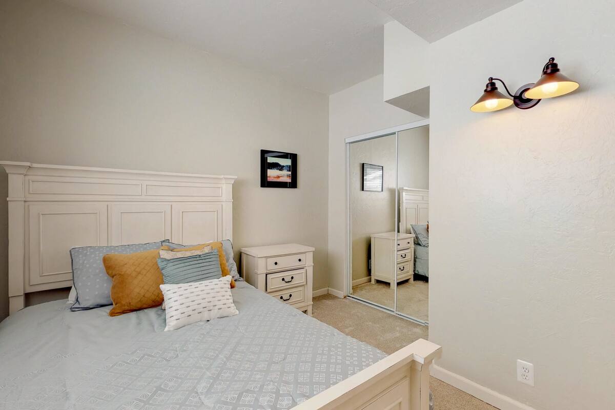 House, Multiple Beds (Two-Bedroom Apartment)