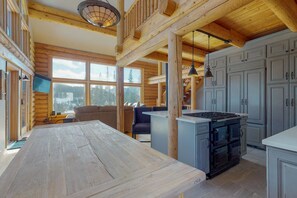 House, Multiple Beds (Three-Bedroom Apartment) | Interior