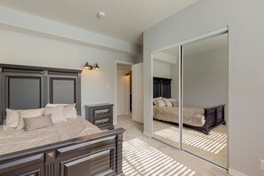 House, Multiple Beds (Two-Bedroom Apartment)