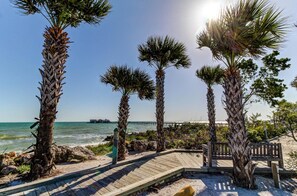 House, 1 King Bed (Apartment) | Beach | Beach nearby