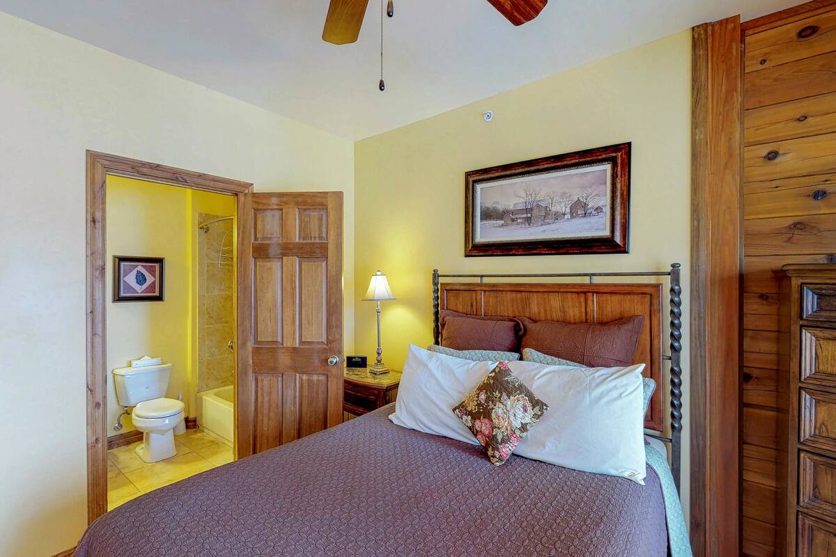 House, Multiple Beds (Three-Bedroom Apartment)