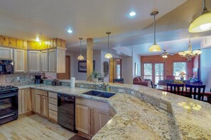 House, Multiple Beds (Three-Bedroom Apartment) | Private kitchen