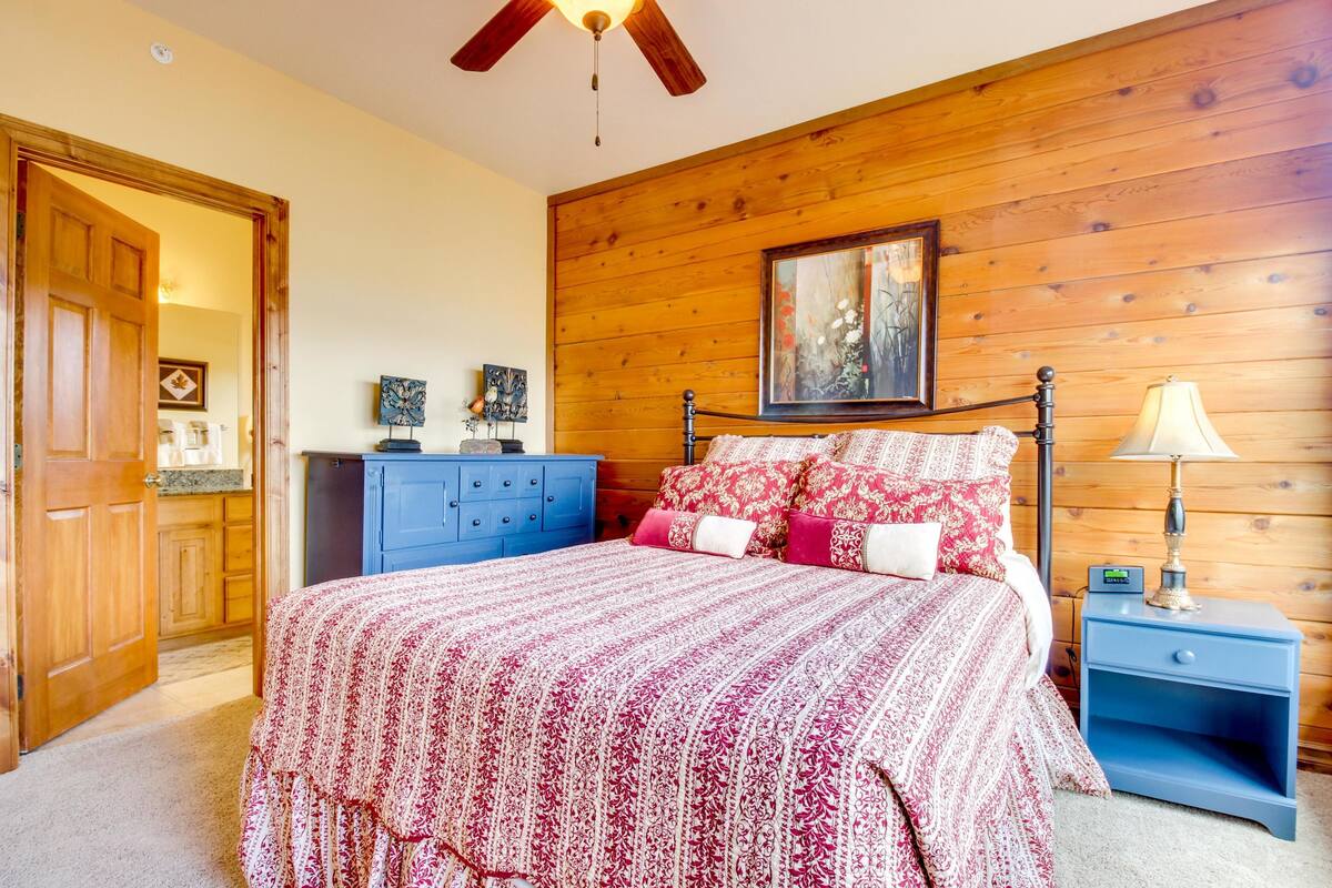 House, Multiple Beds (Two-Bedroom Apartment)
